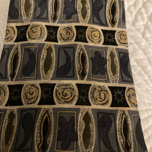 Van Heusen Men’s Tie - Picture 4 of 4